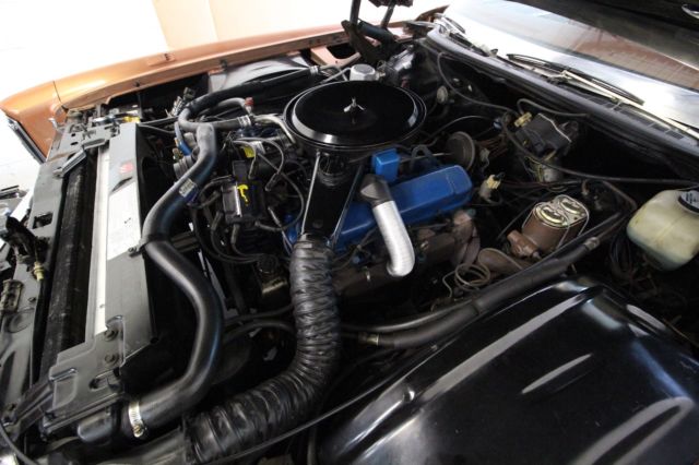 1977 Cadillac Eldorado Biarritz - Rare Factory Rims - Collector Quality - photo 10