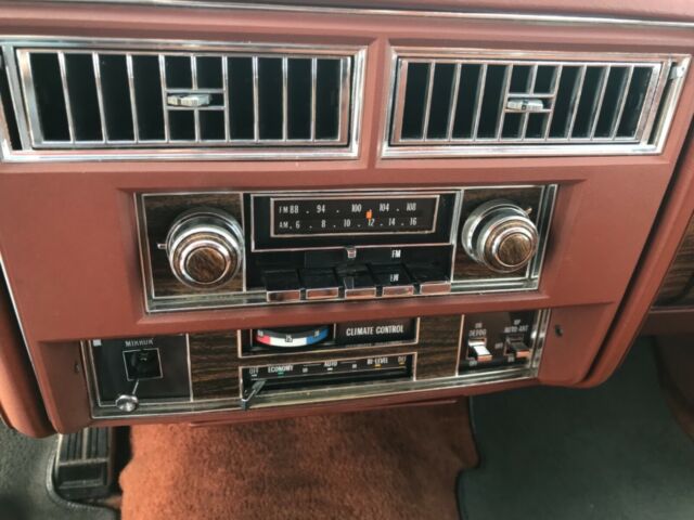 1977 Cadillac Fleetwood - photo 5