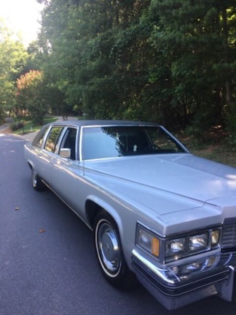 1977 Cadillac Fleetwood 75 Limousine - just under 24K miles 1977 Cadillac Fleetwood