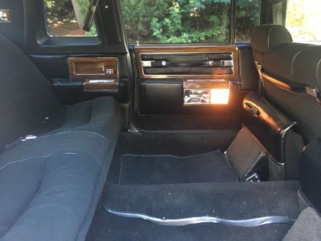 1977 Cadillac Fleetwood - photo 13