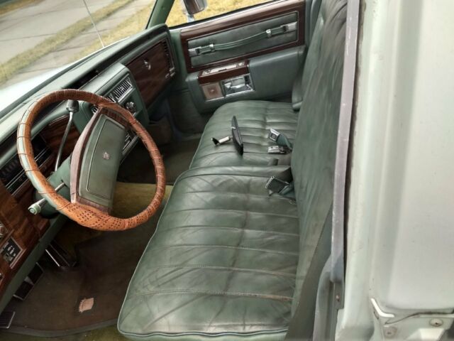 1977 Cadillac DeVille - photo 4