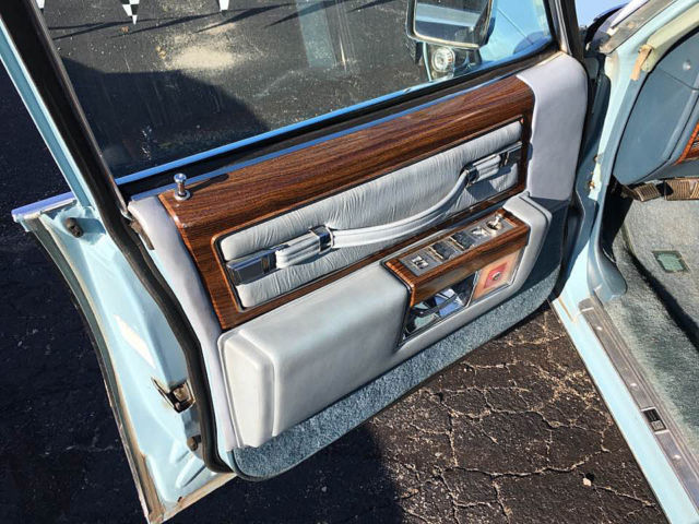 1977 Cadillac DeVille - photo 13