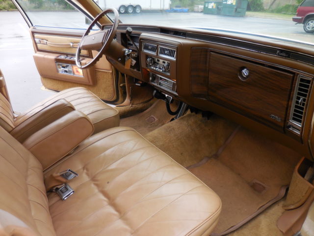 1977 Cadillac DeVille Sedan deVille - photo 12