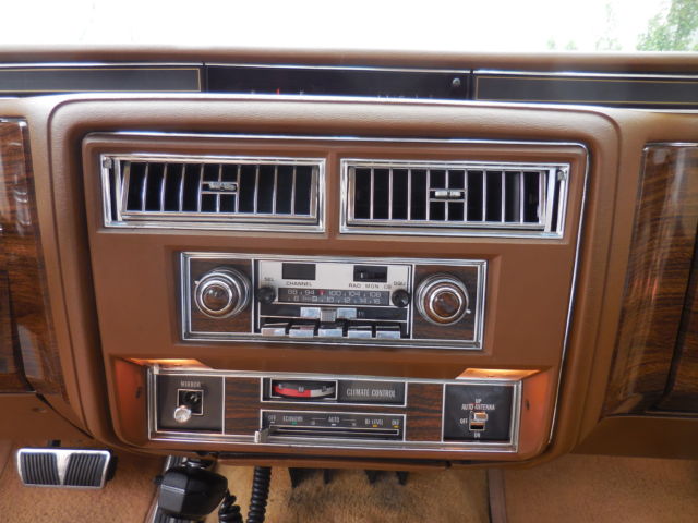 1977 Cadillac DeVille Sedan deVille - photo 13