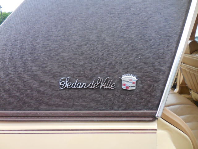 1977 Cadillac DeVille Sedan deVille - photo 3