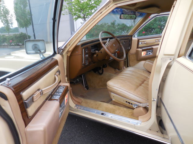 1977 Cadillac DeVille Sedan deVille - photo 8