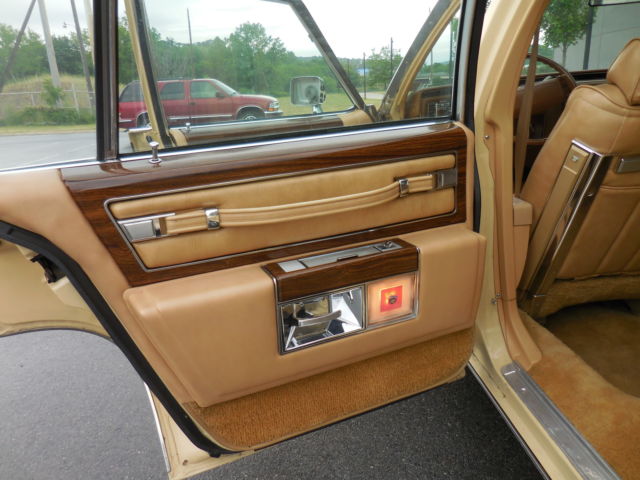 1977 Cadillac DeVille Sedan deVille - photo 9