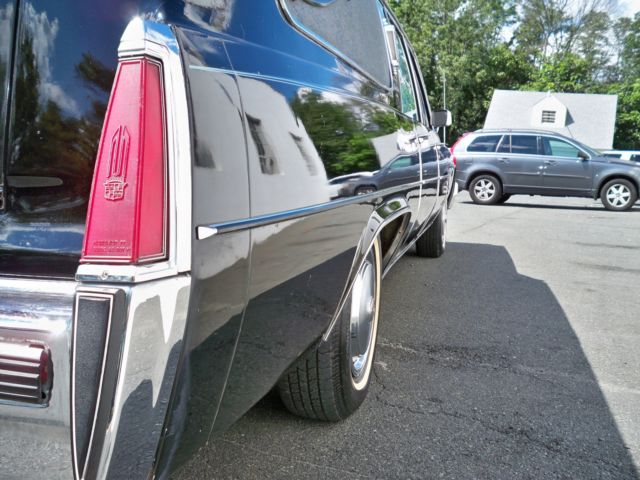 1977 Cadillac Hearse - photo 10