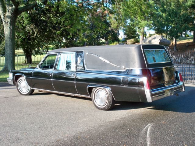 1977 Cadillac Hearse - photo 6
