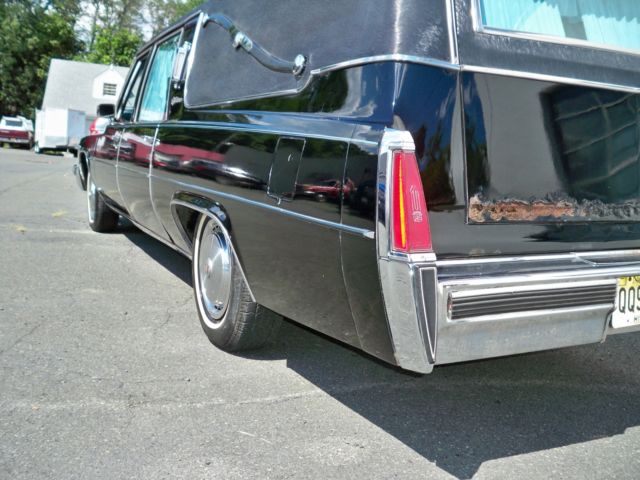 1977 Cadillac Hearse - photo 9