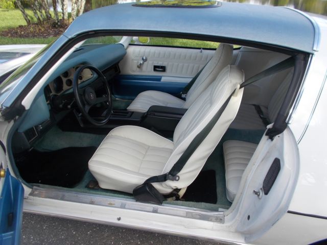 1977 Chevrolet Camaro WHITE - photo 8