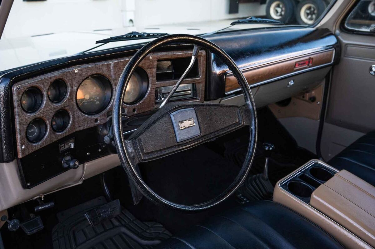 1977 Chevrolet Blazer LS Engine - photo 12