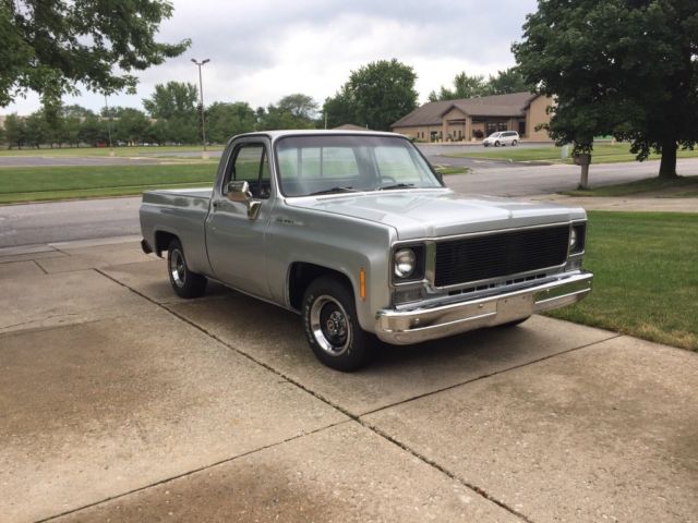 1977 Chevrolet C-10 Short bed C10 Chevy Performace crate motor new interior nice 1977 Chevrolet C-10 Scottsdale