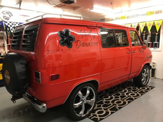 1977 Chevrolet C-10 G-10 Chevrolet Shorty Van - photo 2