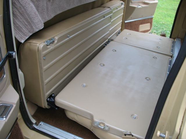 1977 Chevrolet Suburban Silverado - photo 13