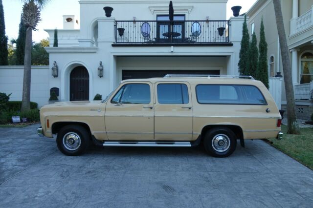 1977 Chevrolet C10 Suburban Silverado, 40k actual miles, 1 family owned, 454 V8 1977 Chevrolet Suburban Silverado