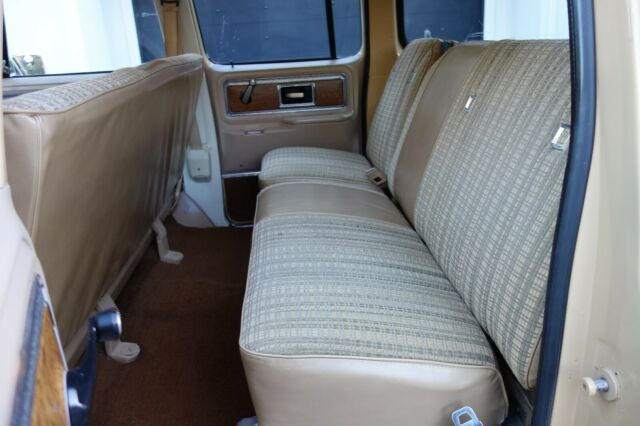 1977 Chevrolet Suburban Silverado - photo 9