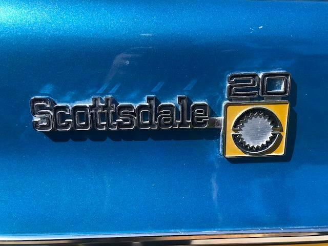 1977 Chevrolet Suburban SCOTTSDALE - photo 2