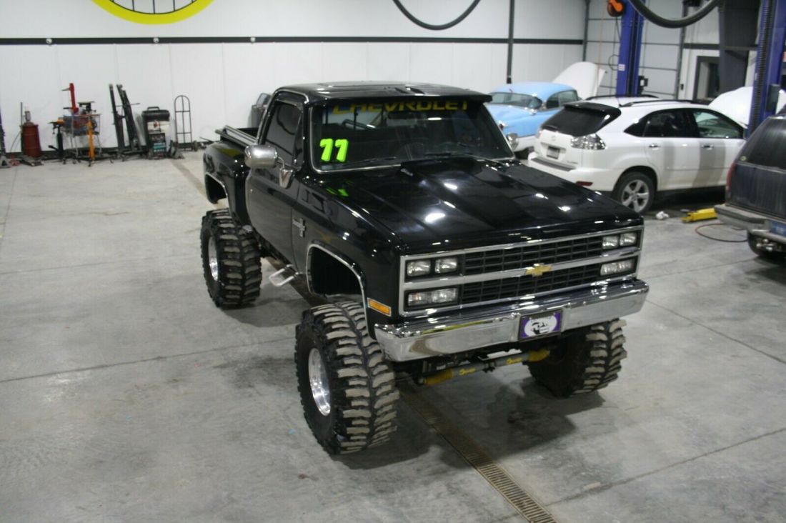 1977 Chevrolet Cheyenne 4X4 Stepside Shortbox Mud Truck