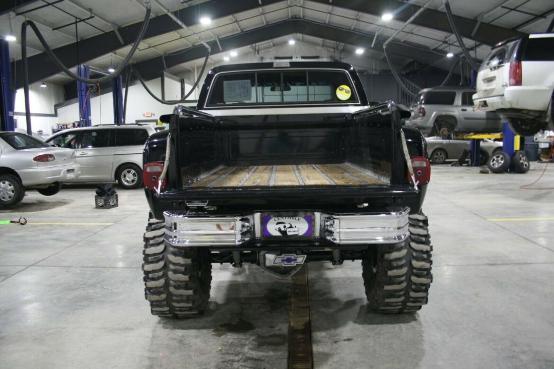 1977 Chevrolet Cheyenne 4X4 Stepside Shortbox Mud Truck - photo 13