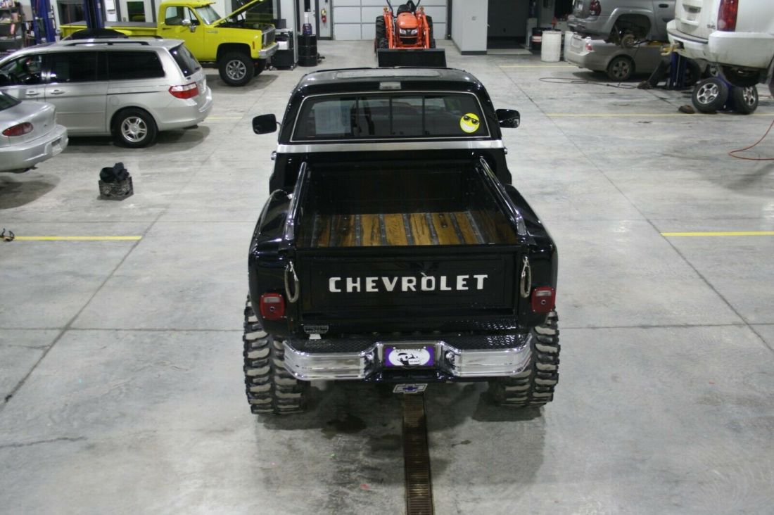 1977 Chevrolet Cheyenne 4X4 Stepside Shortbox Mud Truck - photo 8