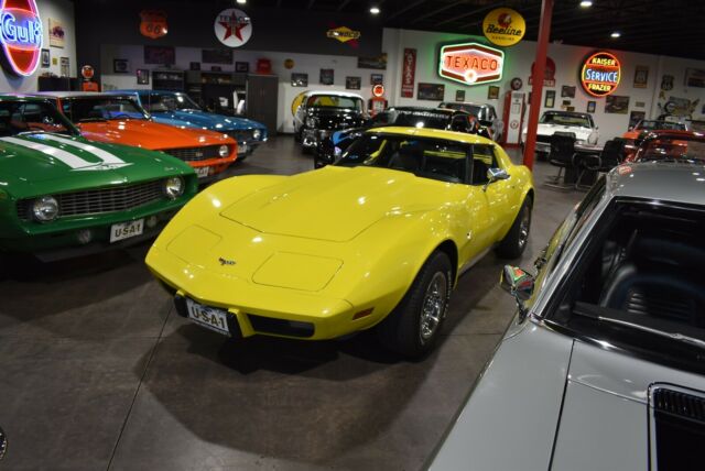 1977 Chevrolet Corvette 4 speed Coupe T-tops - photo 6