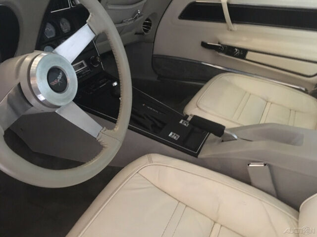 1977 Chevrolet Corvette ONLY 7,800 Miles All Stock/Original - photo 3