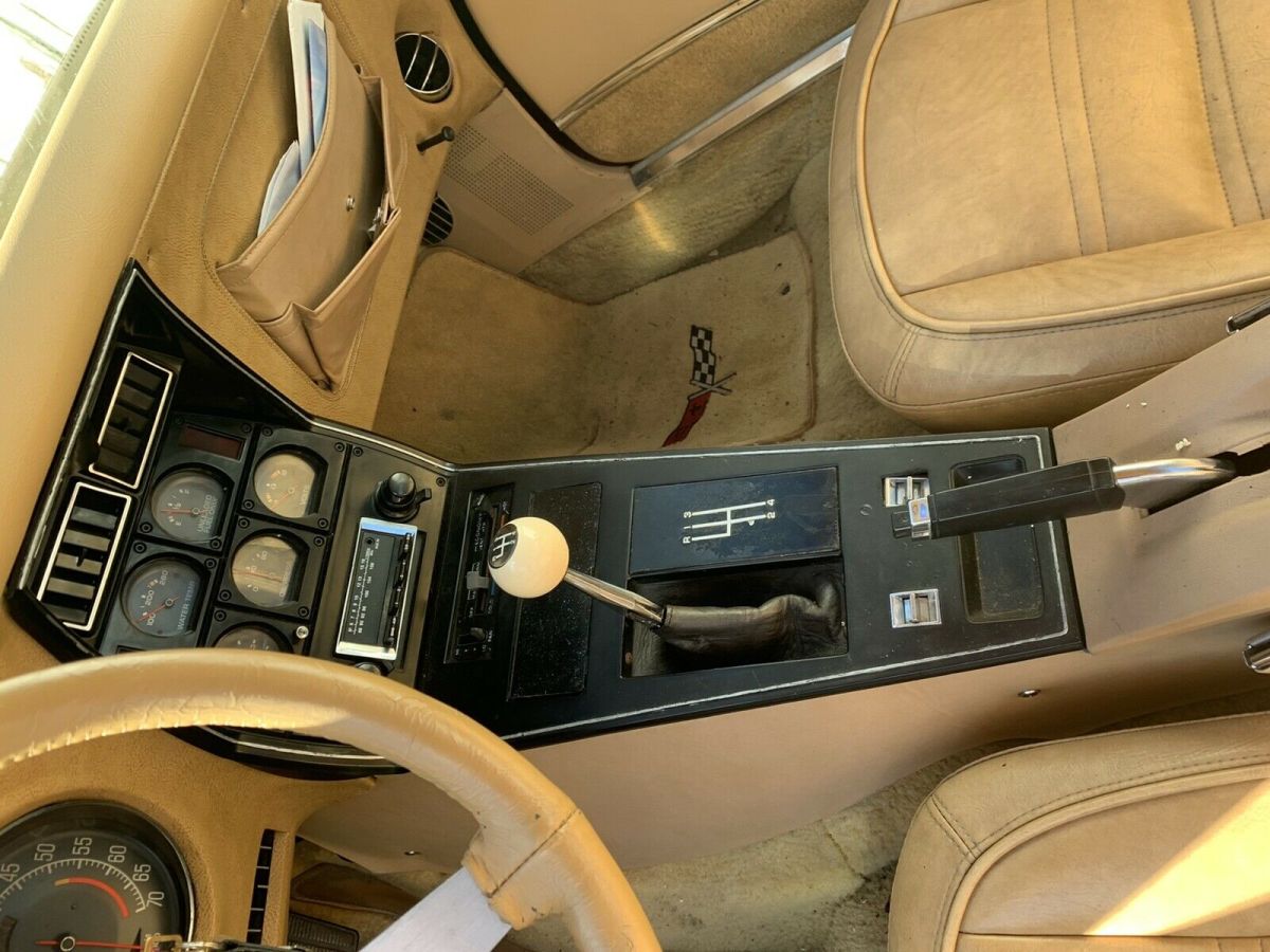 1977 Chevrolet Corvette - photo 12