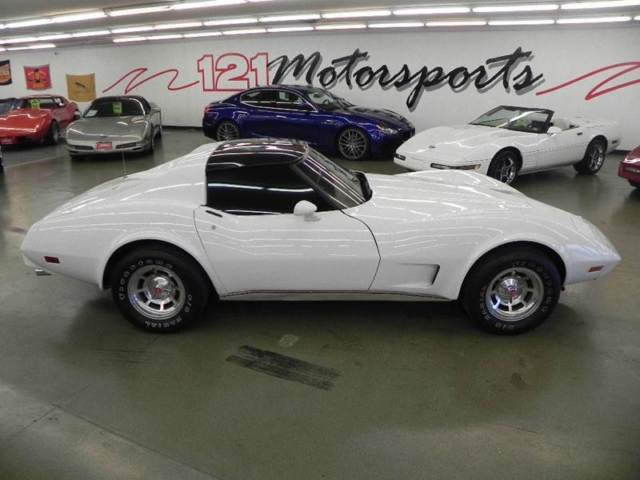1977 Chevrolet Corvette L48 - photo 2