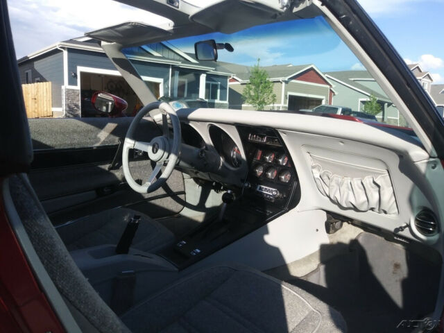 1977 Chevrolet Corvette - photo 2