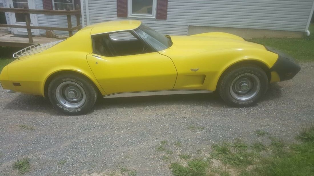 1977 Chevrolet Corvette hard top tee top - photo 3