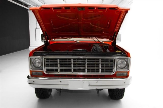 1977 Chevrolet Custom Deluxe Pickup BIG RED K10, 4x4, 350, 4-speed, New Interior - photo 4