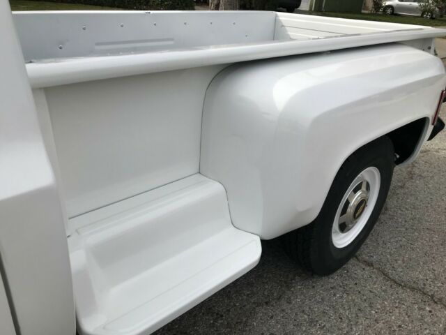1977 Chevrolet C/K Pickup 2500 Custom Deluxe Stepside - photo 10