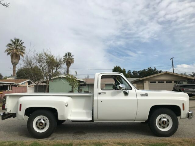 1977 Chevrolet C/K Pickup 2500 Custom Deluxe Stepside - photo 4