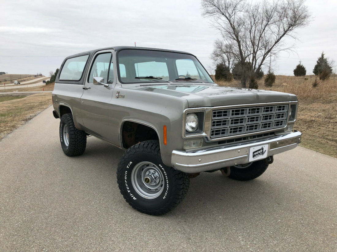 1977 Chevrolet Blazer K5 Blazer 28k miles, 4x4 - 350, 4 Spd, Rust Free - photo 2