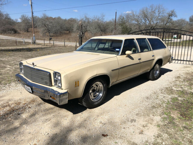 1977 Chevrolet Malibu Station Wagon - photo 2