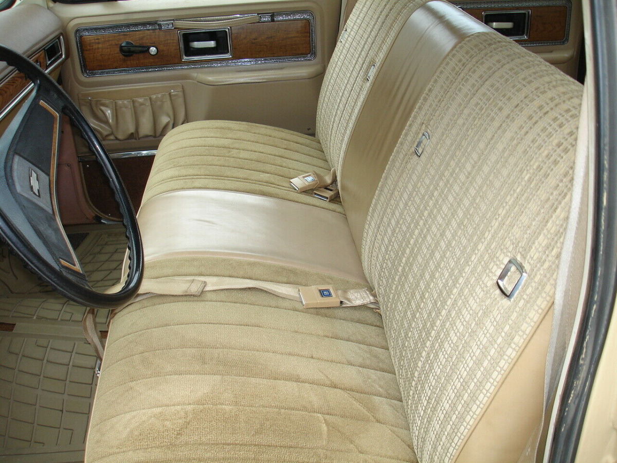 1977 Chevrolet Suburban - photo 4