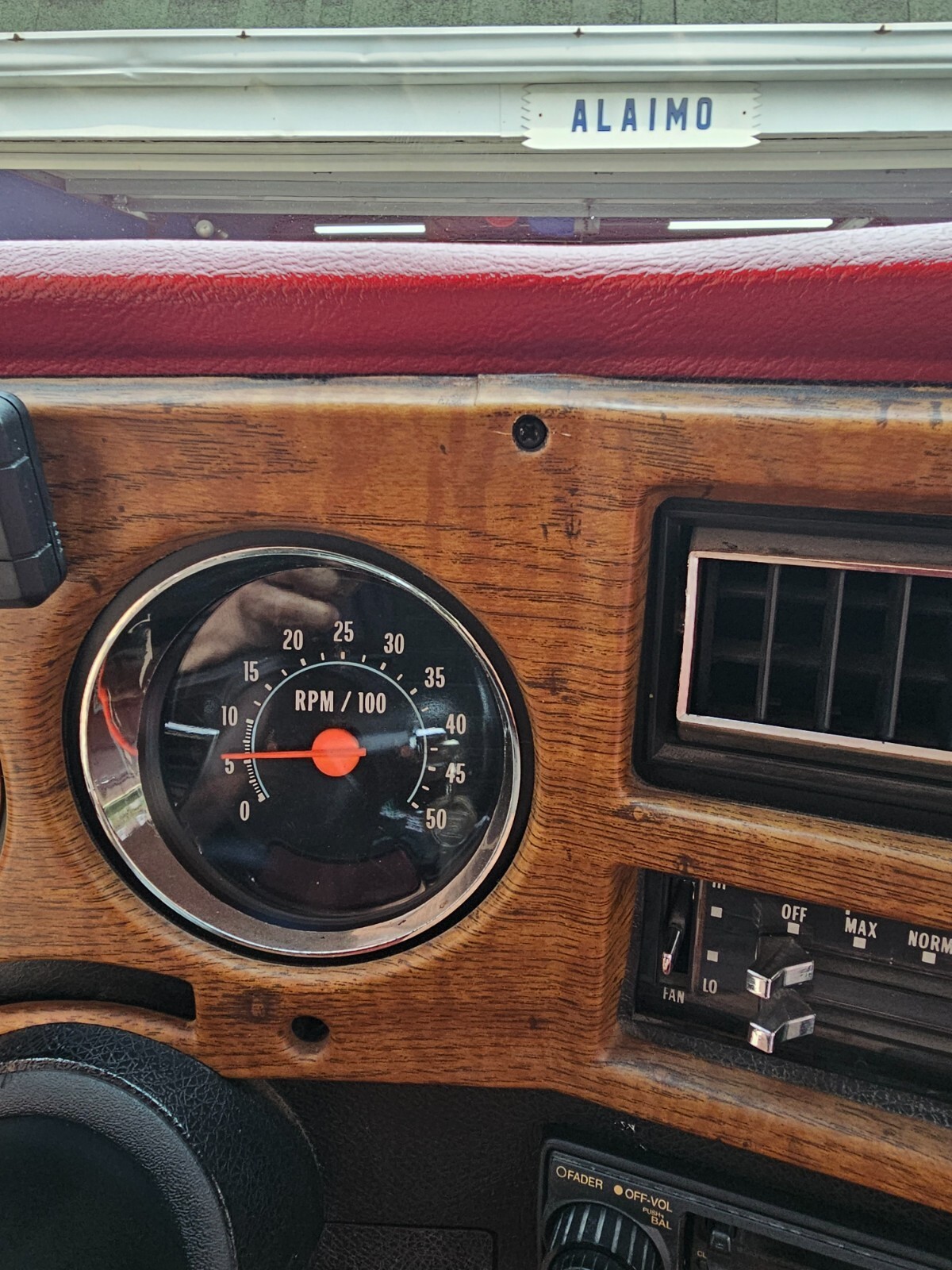 1977 Chevrolet Suburban - photo 11