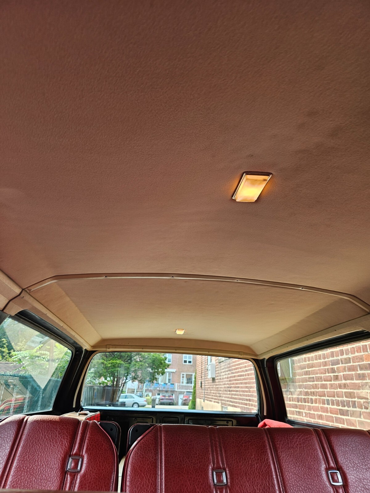 1977 Chevrolet Suburban - photo 12