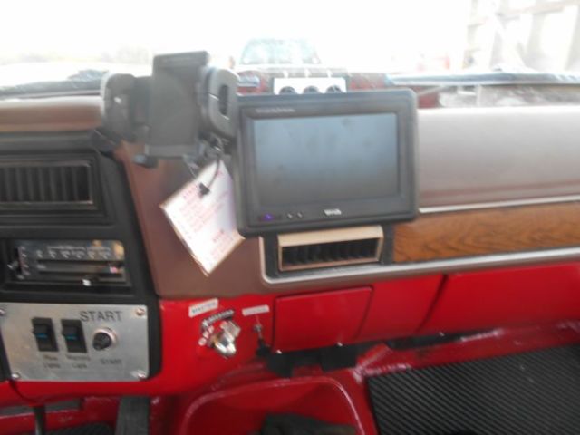 1977 Chevrolet C/K Pickup 2500 custom - photo 2