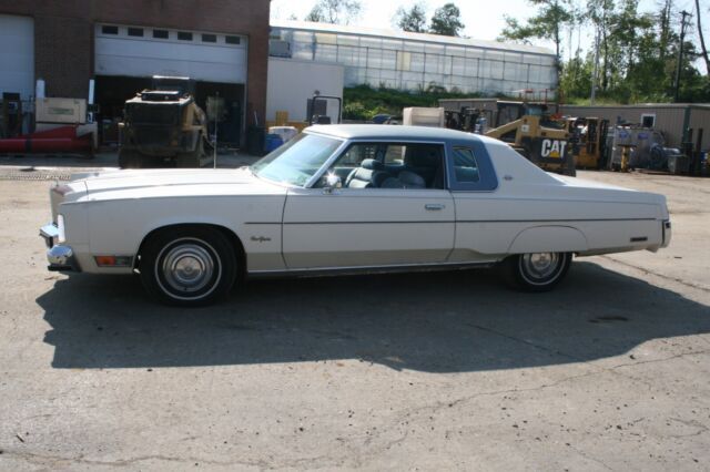 1977 Chrysler New Yorker - photo 3
