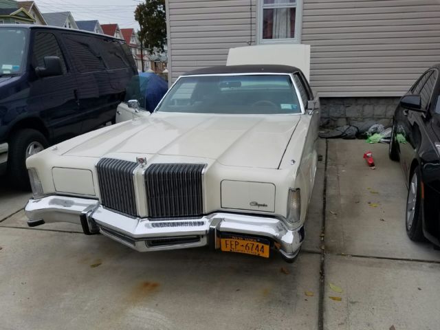 1977 Chrysler New Yorker Brougham Hardtop 2-Door - photo 3