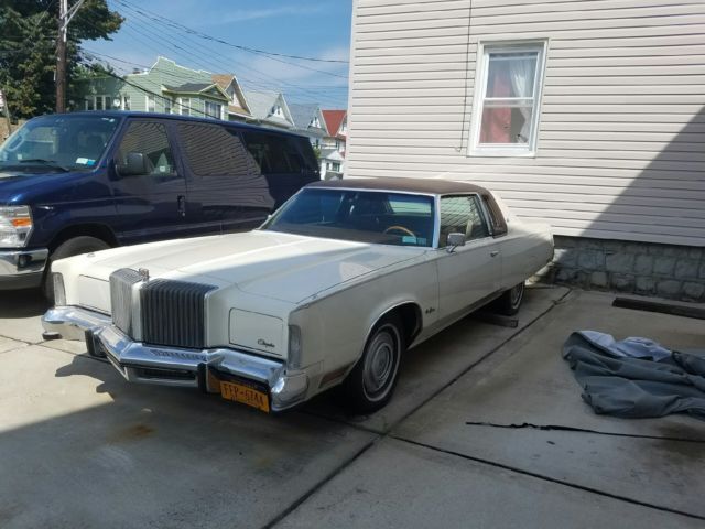 1977 Chrysler New Yorker Brougham Hardtop 2-Door - photo 9