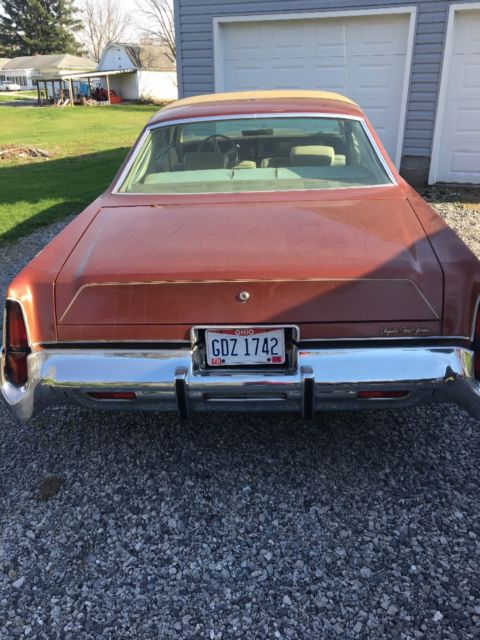 1977 Chrysler New Yorker - photo 2