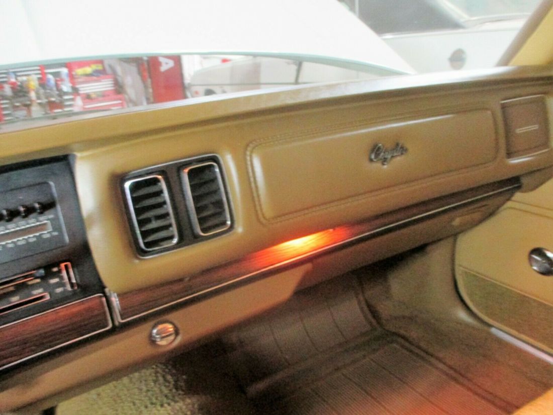 1977 Chrysler Newport - photo 10
