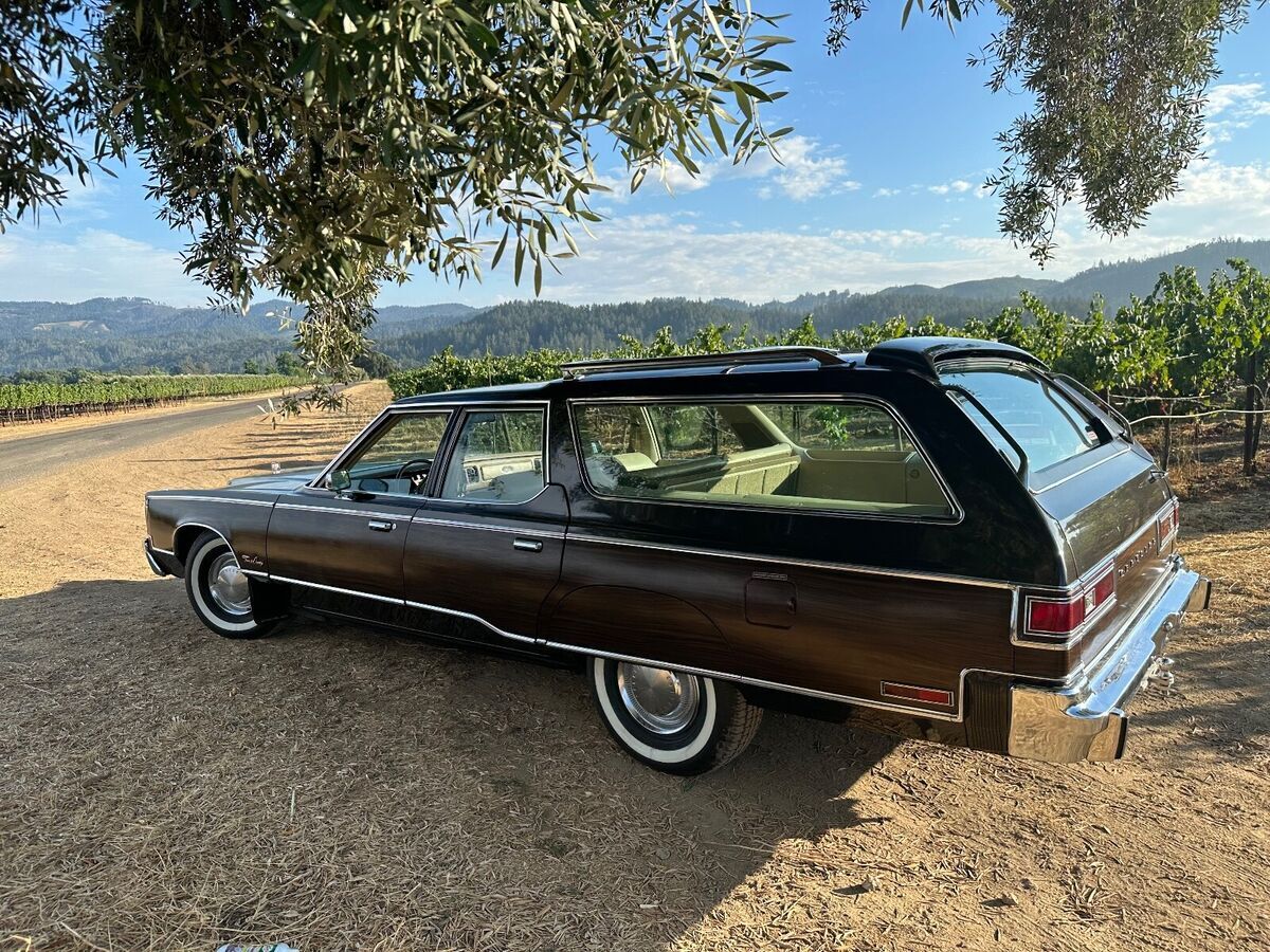 1977 Chrysler Town & Country - photo 6
