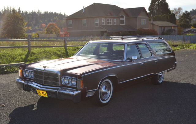 1977 Chrysler Town & Country Nine Passenger