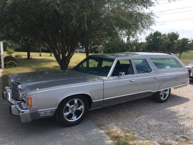 1977 Chrysler Town & Country Wagon 1977 Chrysler Town & Country
