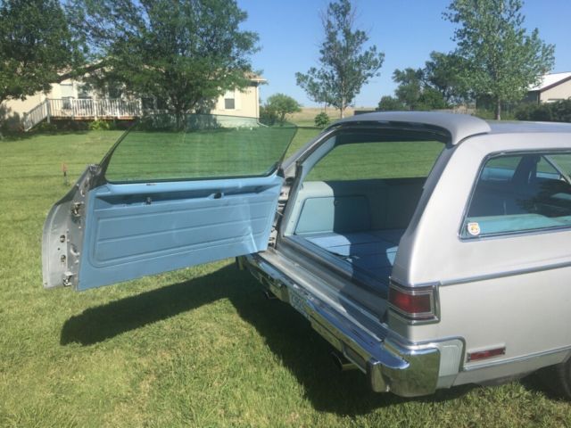 1977 Chrysler Town & Country - photo 11