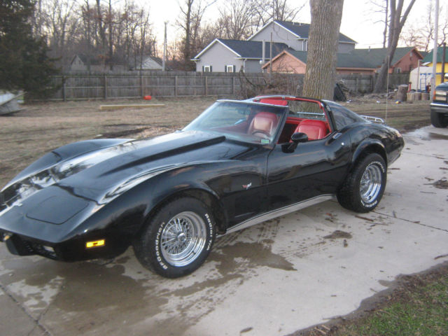 1977 CORVETTE 0NLY 33,000 MILES BLACK WITH RED LEATHER INTERIOR 1977 Chevrolet Corvette